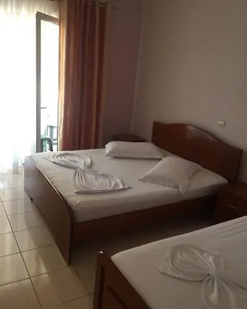 Ksamil Rooms B&B 사밀