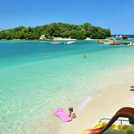 Ksamil Rooms 3*